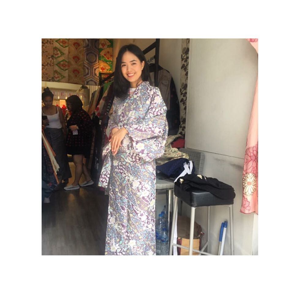 Customer wearing Sumo Vintage